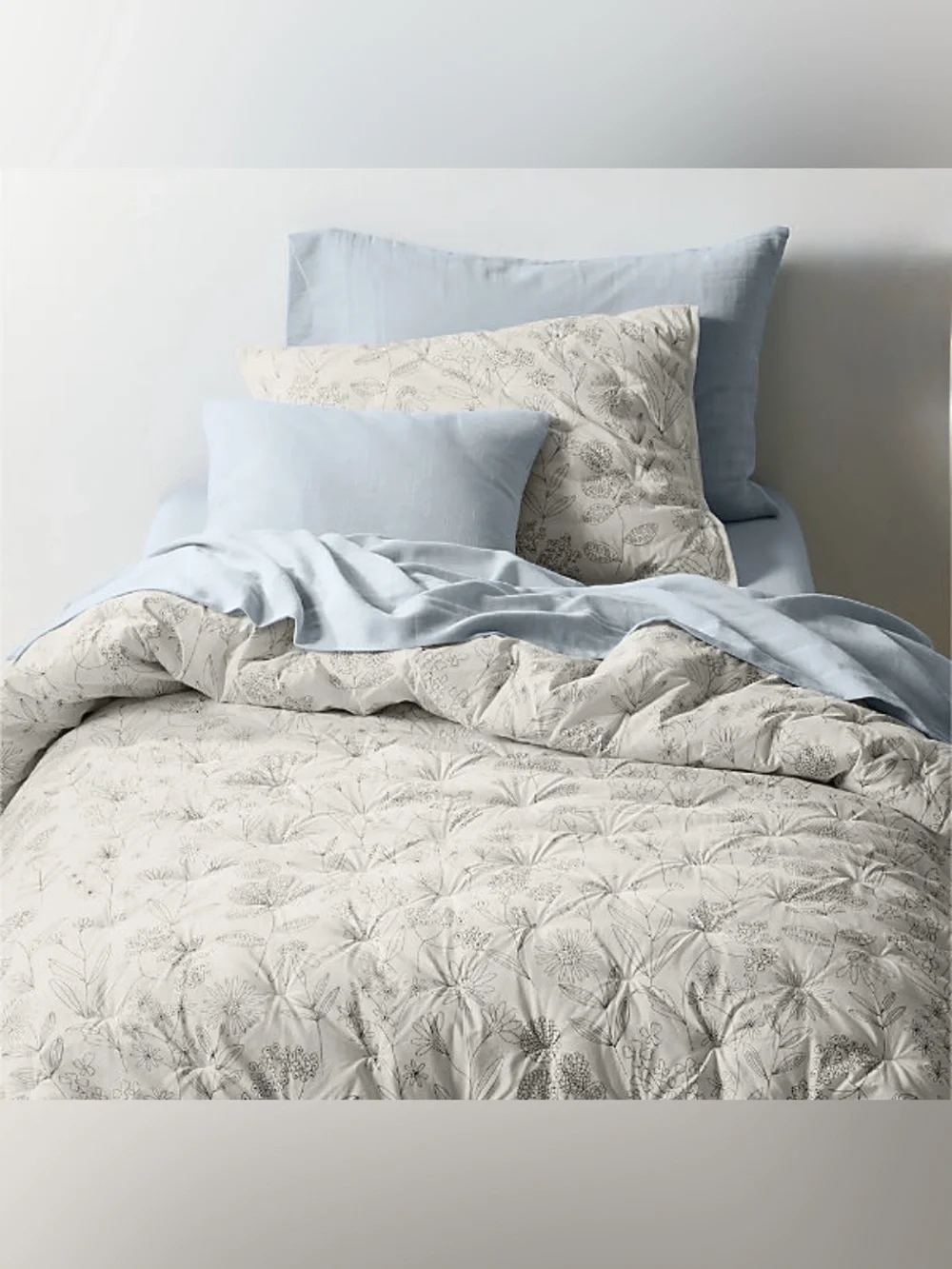 New! Crate&Barrel Comforter size Twin XL
